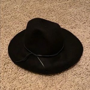 H & M black floppy hat